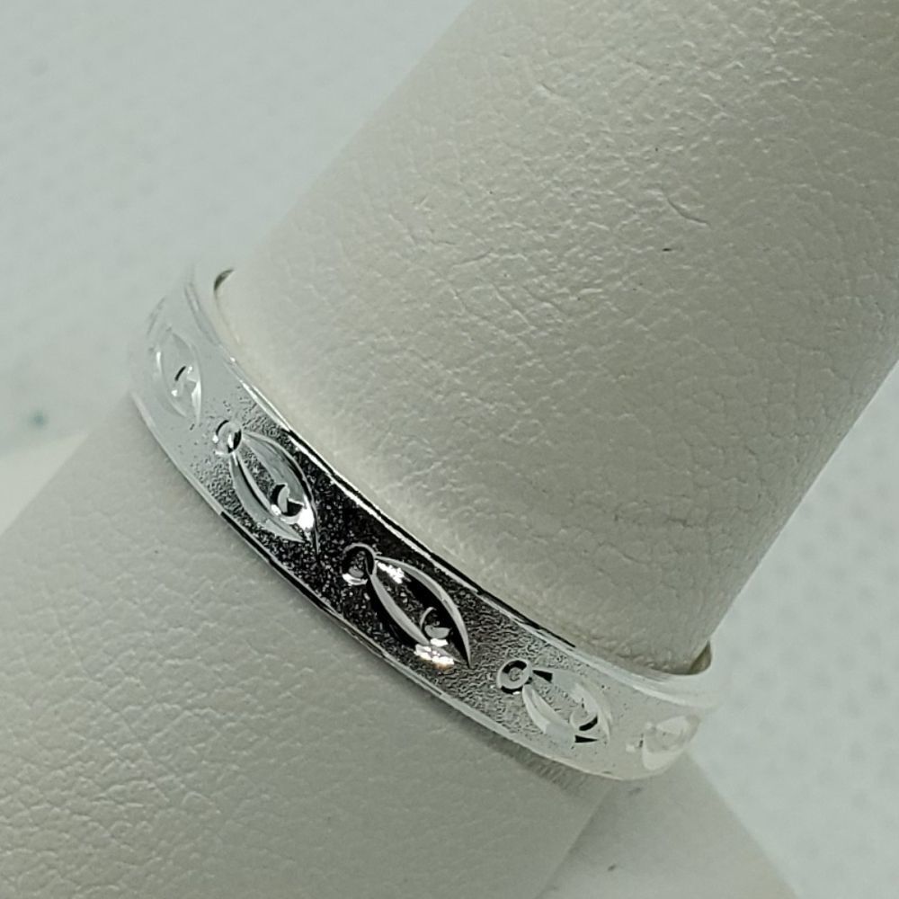 Sterling Silver Engraved Patterned Ring - Picture 2 of 7